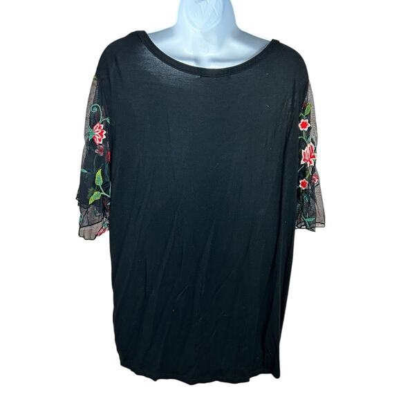 Kim & Cami Black Blouse Sz 1X Embroidered Floral Flutter Short Sleeves Top - Picture 5 of 5